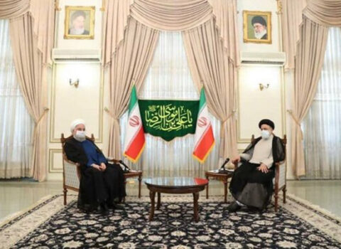 Ruhani yeni seçilən prezidentlə görüşdü – FOTO