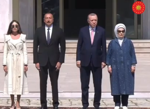 İlham Əliyev Ərdoğanı Şuşada belə qarşıladı – VİDEO