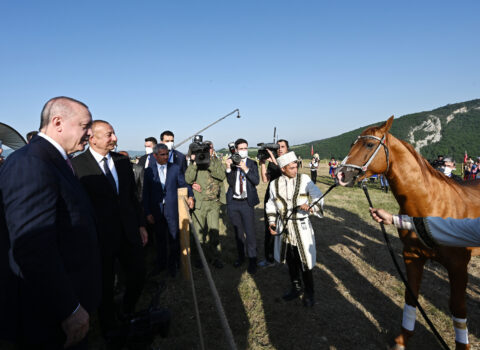 Şuşada Ərdoğana bağışlanan Qarabağ atı ilə bağlı misli görünməmiş ERMƏNİ YALANI – VİDEO