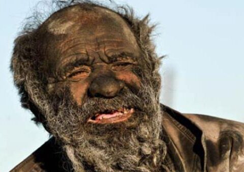 65 ildir çimməyən adamın – FOTOLARI