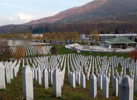 Srebrenitsa qurbanlarının xatirəsi Bakıda da əbədiləşdirilsin!