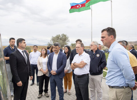 Qubernator Zəngilanda “Ağıllı kənd”lə tanış oldu