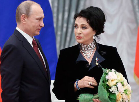 Putinlə mübahisədən çəkinməyən milyarder xanımı…