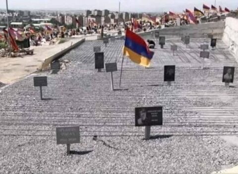 Ermənistanda DƏHŞƏT: Hərbçi məzarları betonlanır – ŞOK SƏBƏB
