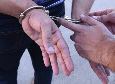 64 yaşlı anasını taxta parçası ilə döyərək qətlə yetirdi