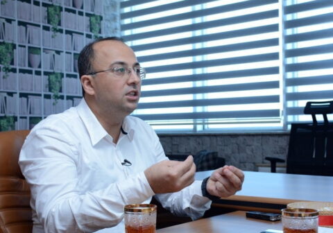 “Hansısa bir mollabaşının…” – Elşad Miridən Hacı Surxaya SƏRT SÖZLƏR