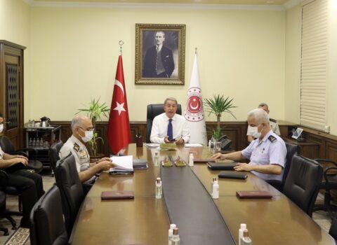 Hulusi Akar Əfqanıstana görə generalları TOPLADI