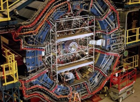 Fizikada böyük kəşf: İşığın maddəyə çevrildiyi sübut olundu