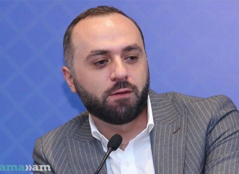 Ayrapetyan həyəcan təbili çaldı: “Kapitulyantlar rəqiblərinə qarşı yeni döyüşə başlayır”