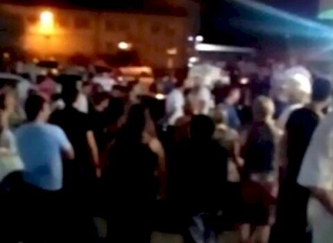 Bakıda qadın özünü 12-ci mərtəbədən atdı – VİDEO
