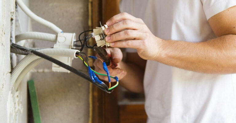 Kamera quraşdıran ustanı elektrik cərəyanı vuraraq öldürdü Kamera quraşdıran ustanı elektrik cərəyanı vuraraq öldürdü