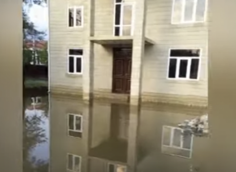 Çay daşdı, 25 ailə çətin vəziyyətdə