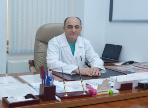 Baş cərrah: “Özəl xəstəxanalarda mürəkkəb rekonstrukiv əməliyyatlar qeyri-peşəkar cərrahlar tərəfindən icra olunur”