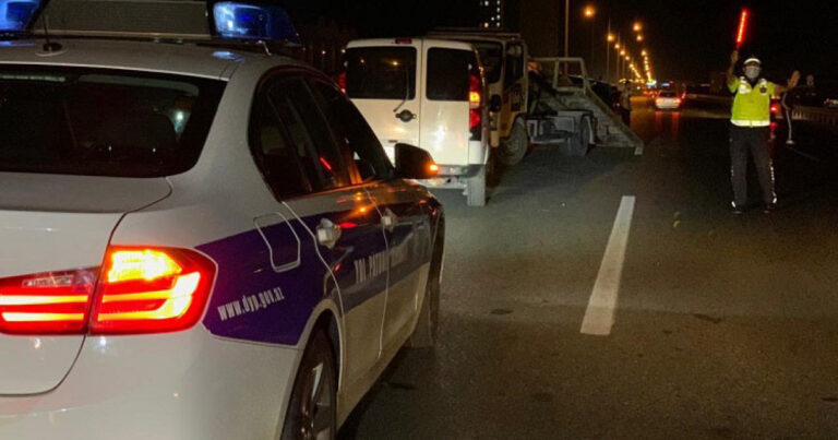 Bakıda sürücü hərəkətdə olan zaman qəfil öldü – 6 nəfər xəsarət aldı