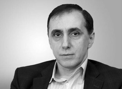 Rosbalt: “Moskvanın İrəvanı Ankaraya təslim etmək üçün getdikcə daha çox arqumenti var”