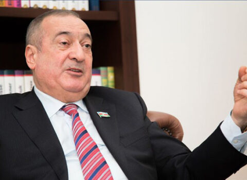 Deputat bezdi: “Belə olmaz, gündə ayrı-ayrı adamlar 10-15 dəfə zəng edib kömək istəyirlər”