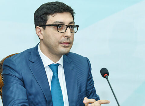 Onlar marafona şəkil çəkdirmək üçün gəlirlər – Nazir