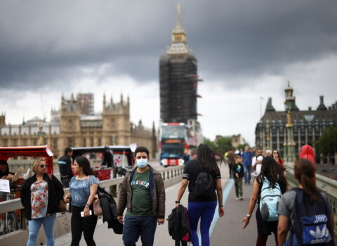 Britaniyada son sutkada koronavirusdan 68 nəfər həyatını itirdi