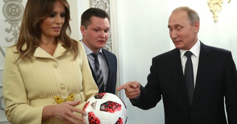 Melaniyanın köməkçisindən şok Putin iddiası: “Əyilib qulağına dedi ki...”