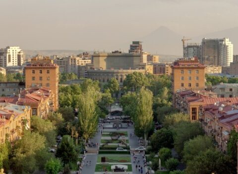 Ermənistanda iranlı turistlər “Azərbaycan casusu” kimi SAXLANILDI