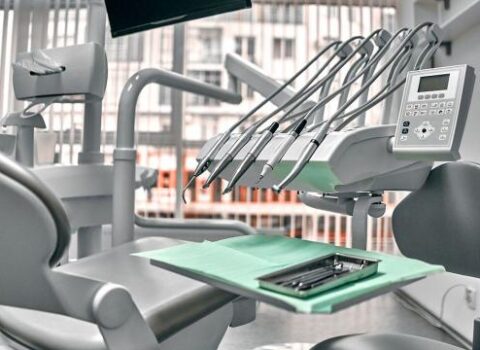 Diqqət: Stomatoloji klinikalar yoluxucu xəstəliklərin yayılmasına səbəb olur