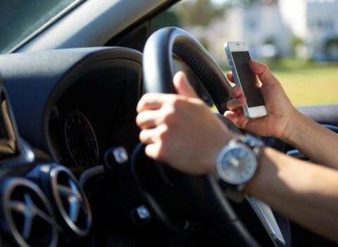 Ölkəyə gətiriləcək avtomobil və telefonların rüsumu ilə bağlı yeni QƏRAR