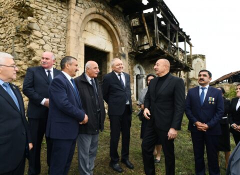 “Tez-tez görüşəcəyik burada” – Prezidentin Xocavənddə ictimaiyyət nümayəndələri ilə söhbəti