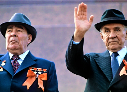 Xokkeydən danışan Brejnevə etiraz edib, əlini stola çırpıb və… – Stalin onu niyə qoruyurdu?