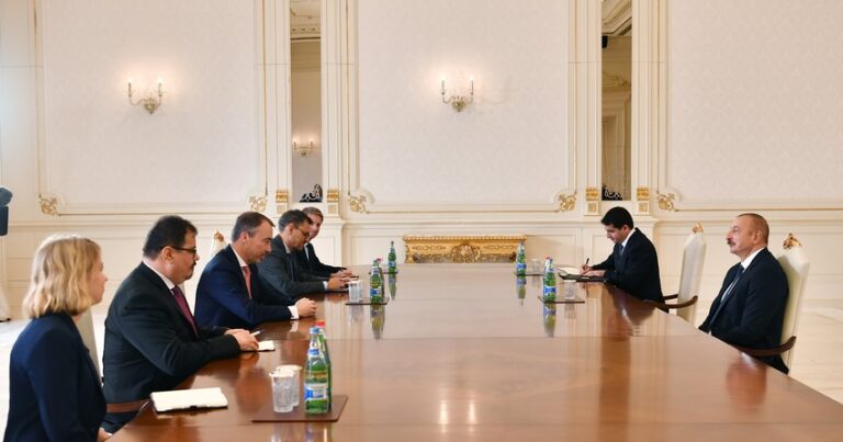 Prezident Avropa İttifaqının xüsusi nümayəndəsini qəbul etdi – FOTO Prezident Avropa İttifaqının xüsusi nümayəndəsini qəbul etdi – FOTO