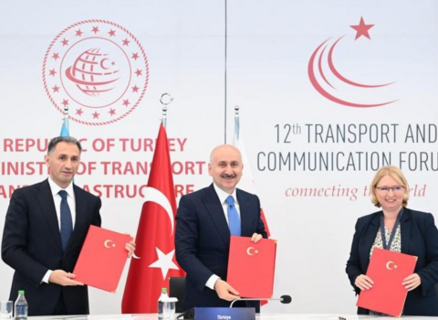 Bakı-Tbilisi-Qars dəmir yolu xətti ilə bağlı protokol İMZALANDI