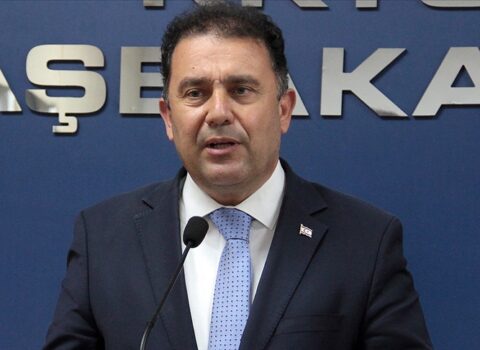 Şimali Kiprin Baş naziri Ersan Saner İSTEFA VERDİ