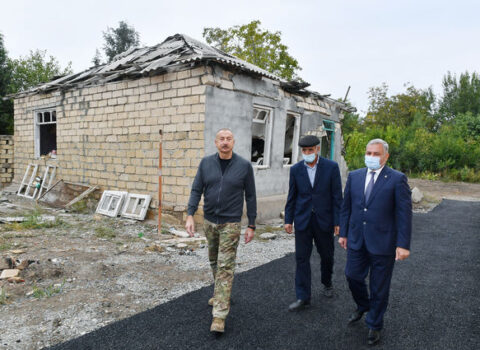 Prezident “Smerç” raketi düşən yerdə: “Əvvəlki ev budur?” – FOTO