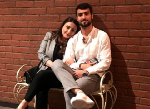 “Oğlum içmir, şişirtməyin, hesabat verməli deyil” – İçki masasından şəkli yayılan Mahirin anası