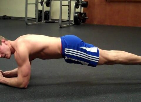 11 saatdan çox bu vəziyyətdə dayanaraq rekord qırdı