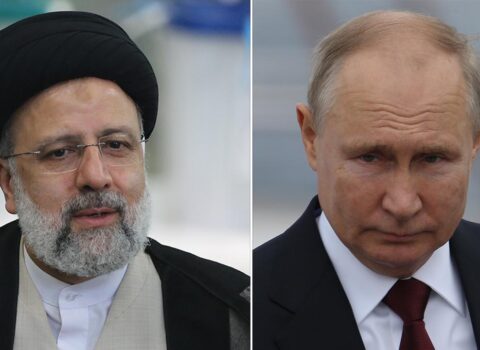 Putin iranlı həmkarı ilə müzakirə apardı