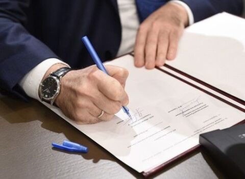 Əli İnsanovun da partiyası qeydiyyata alındı