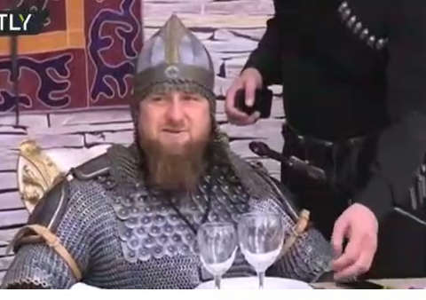 Ramzan Kadırov doğum gününə xüsusi geyimdə gəldi – VİDEO