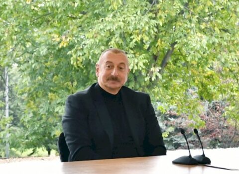 “Adam bilmir gülsün, yoxsa neynəsin” – Prezident