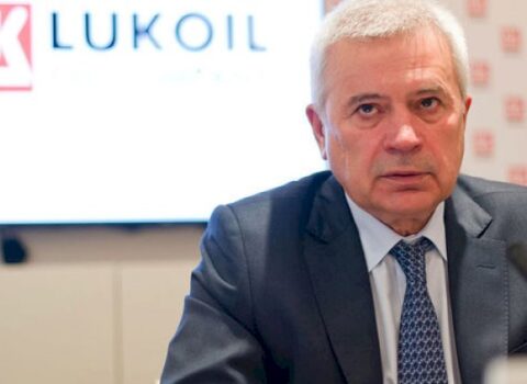 Vahid Ələkbərov “Lukoil”dakı payını artırdı