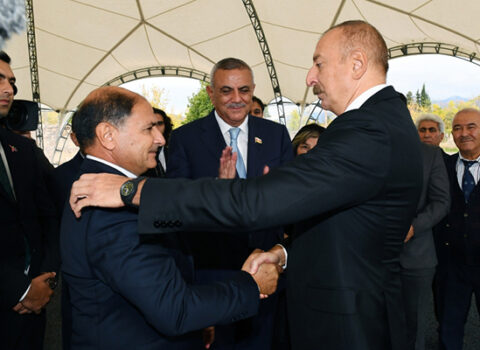 Prezident cəbhəyə yollandığı gün övladı doğulan şəhidin atası ilə söhbət etdi – FOTO