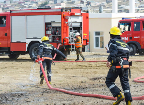 Bakıda 3 otaqlı mənzildə yanğın oldu