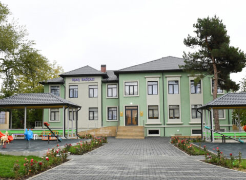 Prezidentlə xanımı körpələr evi-uşaq bağçasının açılışında – FOTOLAR