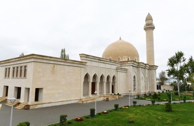 Şamaxıdakı Pirsaat Baba ziyarətgah-məscid kompleksinin açılışı oldu – FOTO Şamaxıdakı Pirsaat Baba ziyarətgah-məscid kompleksinin açılışı oldu – FOTO