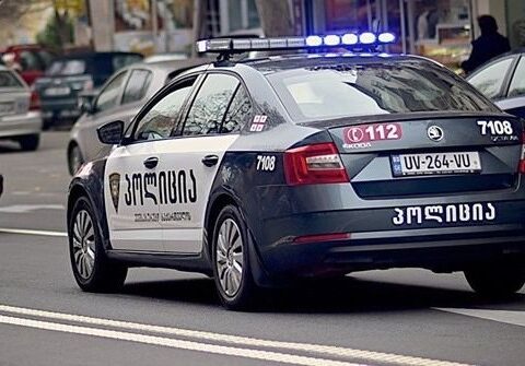 Polis əməkdaşı həmkarına 14 dəfə atəş açdı – Gürcüstanda
