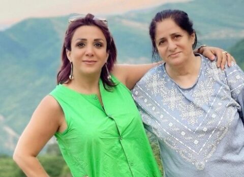 “Sizə heç kəfən qismət olacaq?” – Anasını itirən müğənni