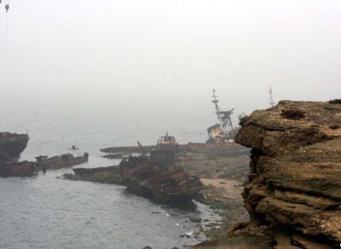 ​Görənlər DƏHŞƏTƏ GƏLİR: Xəzərin ortasındakı “Cəhənnəm ada”sı – VİDEO