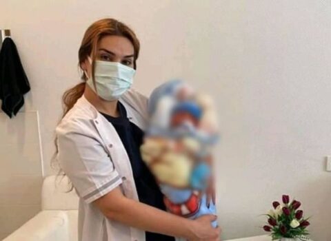 Bakıda xəstəxanada hamilə öldü: Yaxınları tanınmış ginekoloqu döydü – YENİLƏNİB + RƏSMİ AÇIQLAMA
