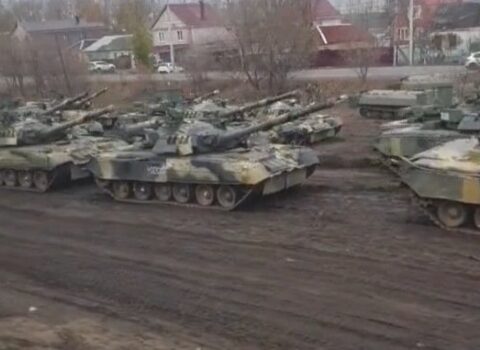 Daha bir neçə yüz tank sərhədə tərəf irəliləyir – Rusiyanın planı nədir?