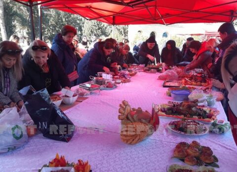 Biləsuvarda hind toyuğu festivalı keçirildi