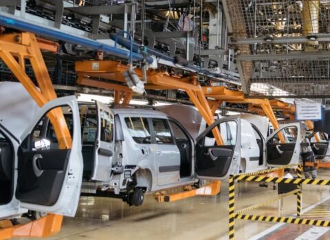 AvtoVAZ istehsalı tamamilə dayandırdı